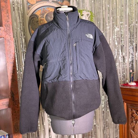 The North Face Jackets & Blazers - Women’s Vintage‎ The North Face Fleece Zip Up Black Winter Jacket Large